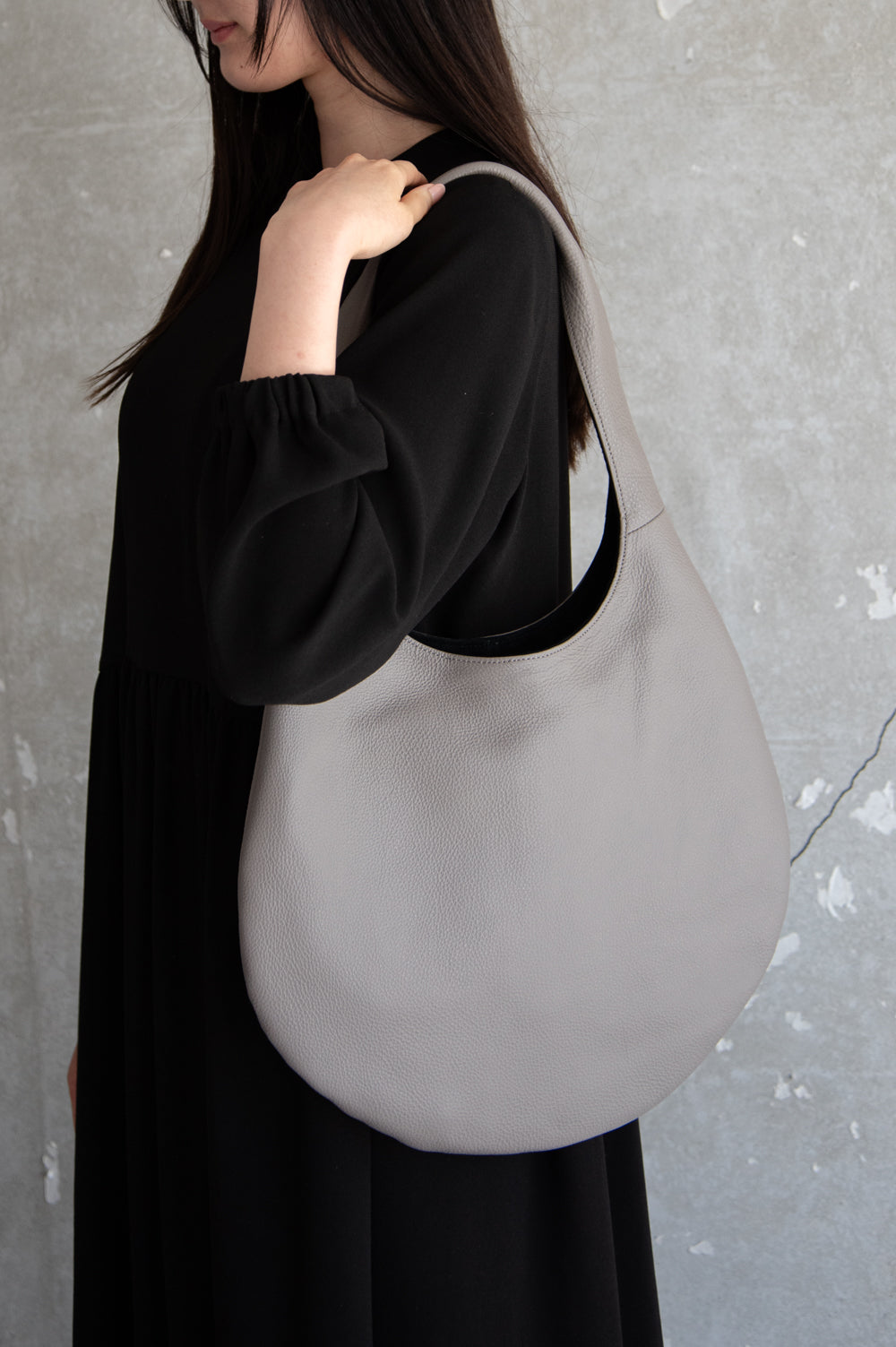 丸型1ショルダーバッグM /グレージュ/ B-005