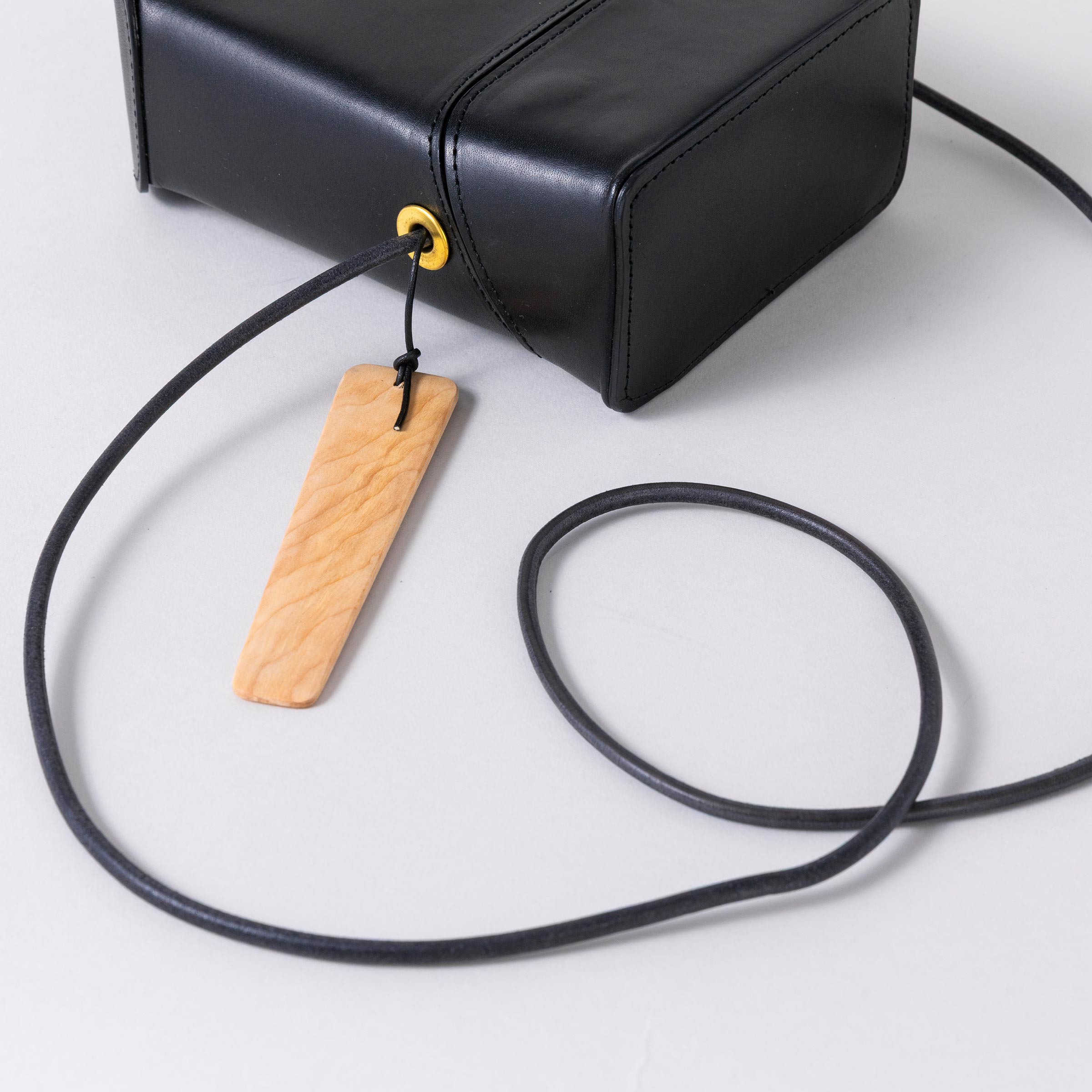 B-001 / サコッシュ / ブラック – Sarah μ